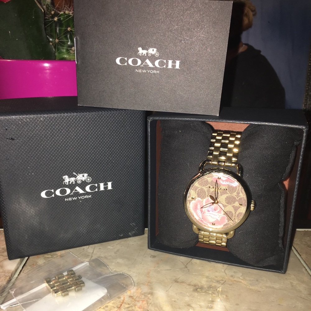 Gold plated authentic Coach watch❤️ Beautiful!